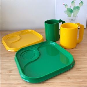 Vintage INGRID plastic stackable plate & cup set